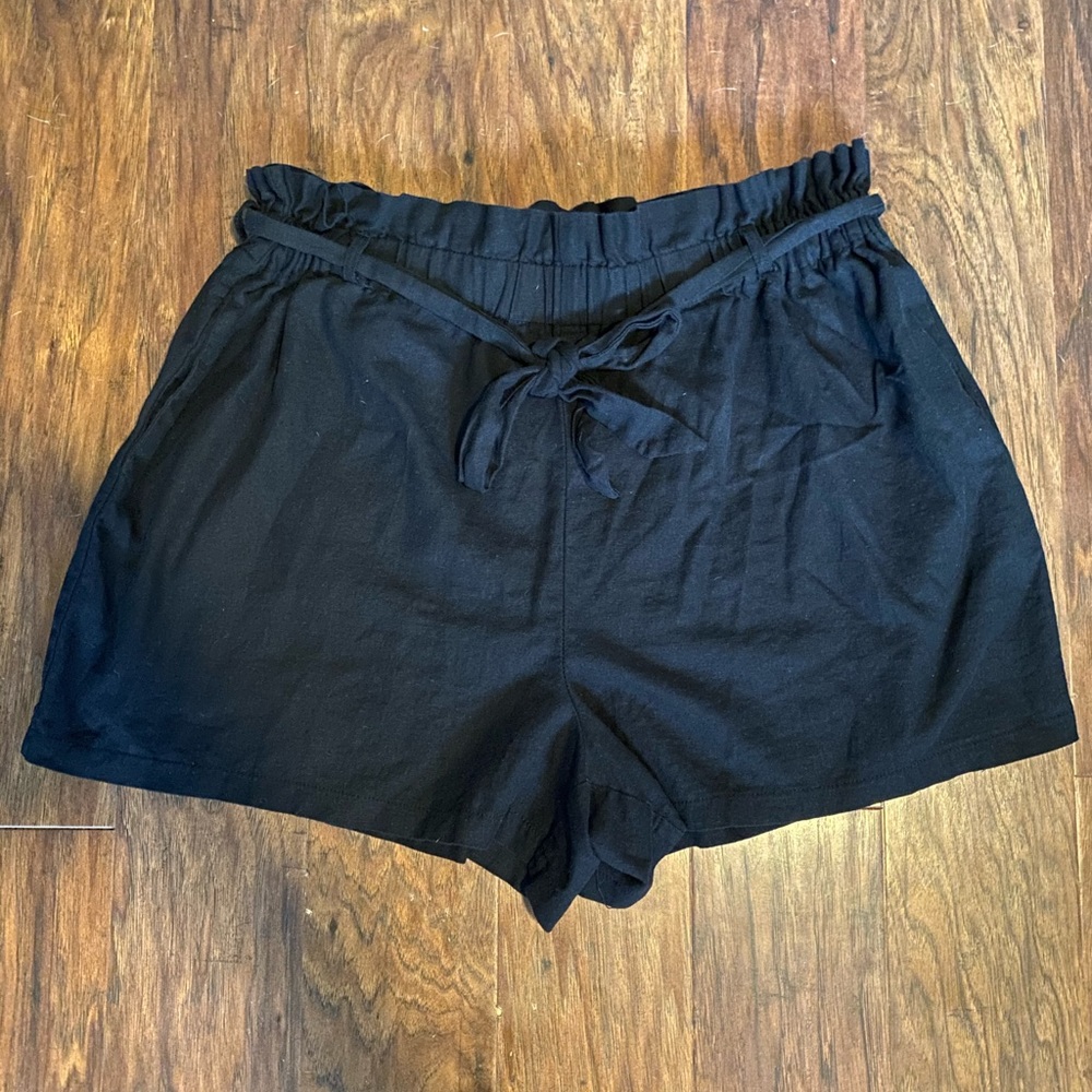 2X Black Tie Belt Linen Shorts